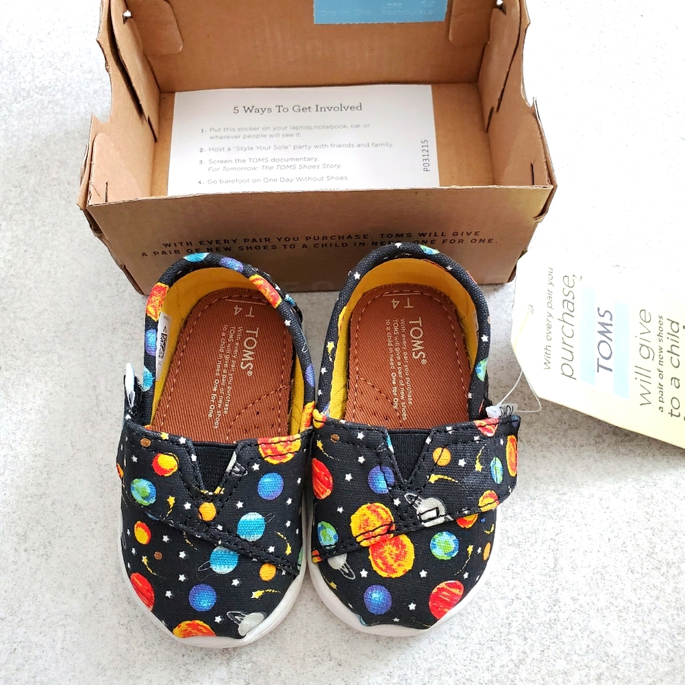 New 4T Toms Tiny Classic. Glow in the dark planets